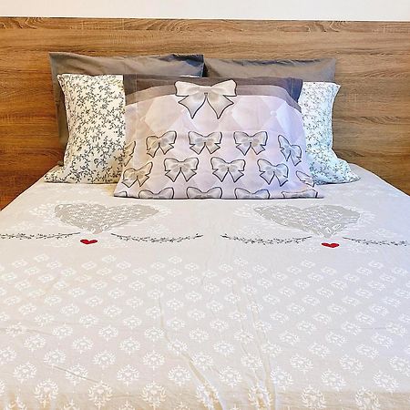 Leo Pacello Appartement Амбоаз Екстериор снимка